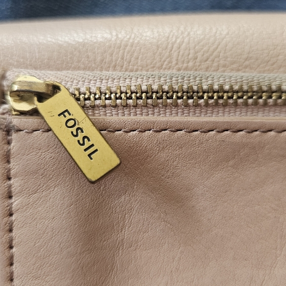 Fossil Wallet Peach - Picture 6 of 9